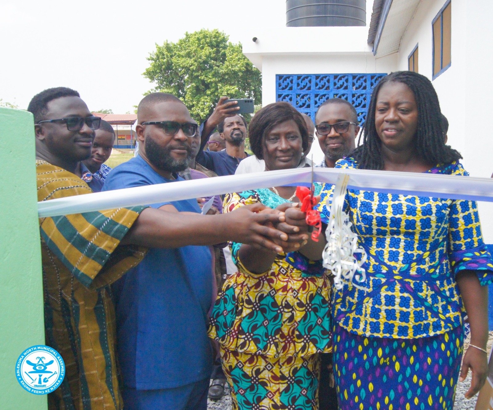 ABLEKUMA NORTH MP COMMISIONED AN ULTRA MODERN TOILET FACILTY FOR WESLEY GRAMMAR SCHOOl