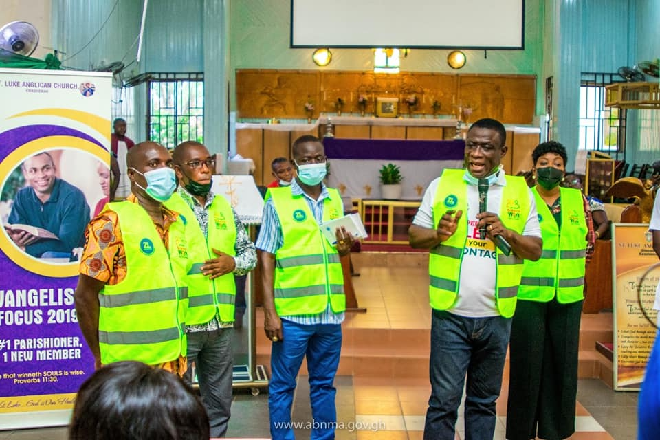 THE MUNICIPAL CHIEF EXECUTIVE OF THE ABLEKUMA NORTH MUNICIPALITY, HON. KOFI OFORI ON SUNDAY JANUARY 30,2022, LED A TEAM FROM THE ASSEMBLY TO CREATE AWARENESS ON THE ‘OPERATION CLEAN YOUR FRONTAGE
