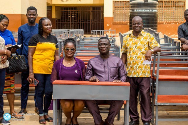 THE M.C.E FOR ABLEKUMA NORTH MUNICIPAL ASSEMBLY, HON. KOFI OFORI HAS OFFICIALLY HANDED OVER TWO HUNDRED (200) SETS OF FURNITURE TO THE MUNICIPAL EDUCATION DIRECTORATE